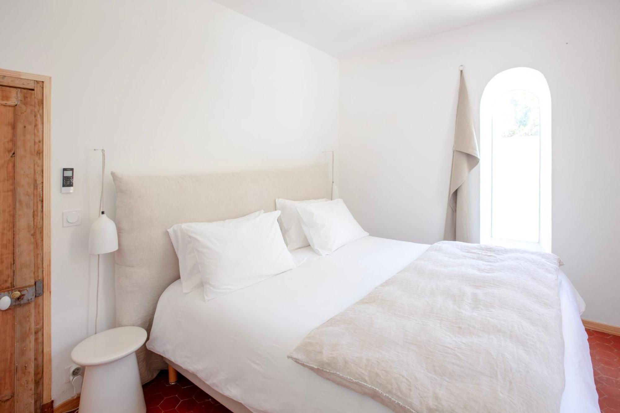Hotel La Batisse En Blanc Golfe-Juan Zimmer foto